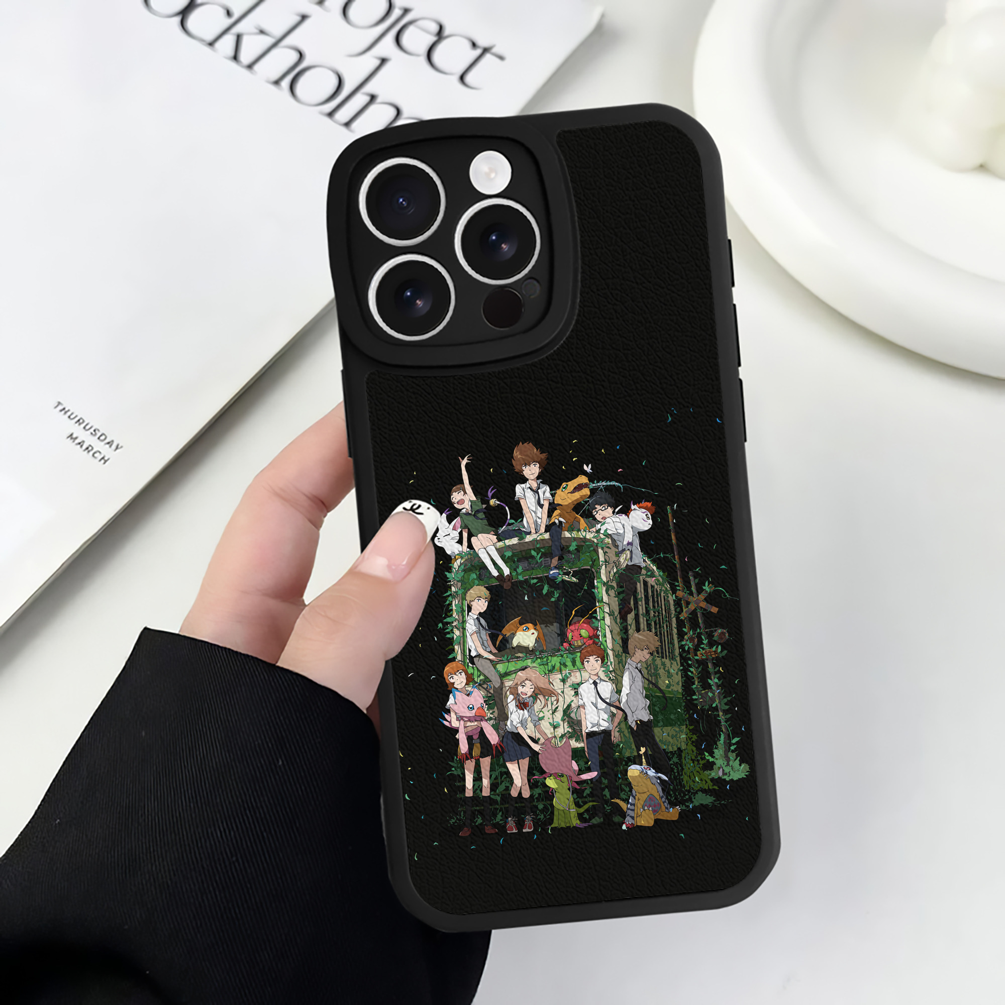 （画像用） Digimon デジタルモンスター/デジモン 【iPhone 16シリーズ対応】シリコンスマホケース（レザー調） 材質：シリコン